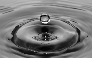 Beber agua para estar bien hidratado es fundamental