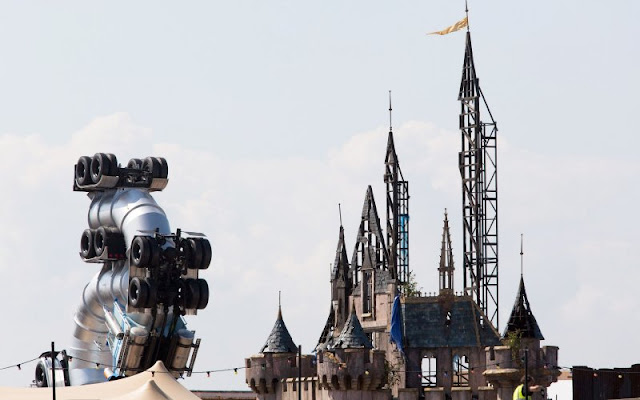 Wikipedia Dismaland - Banksy Spoofs Disney with Dismaland Theme Park