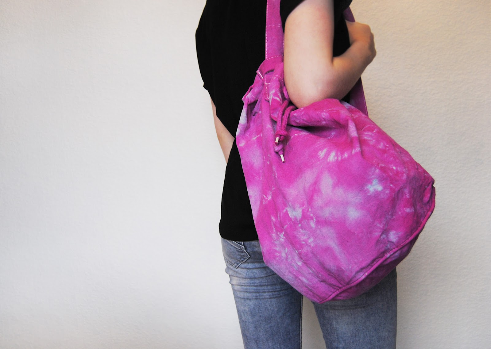 DIY TieDye Duffel Bag Hello Gwen
