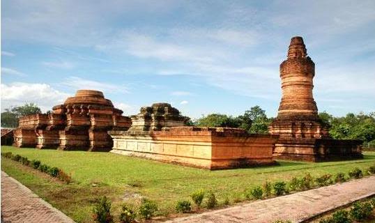 Candi Muara Takus Peninggalan Kerajaan Sriwijaya Di Riau Candi Muara Takus Peninggalan Kerajaan Sriwijaya Di Riau