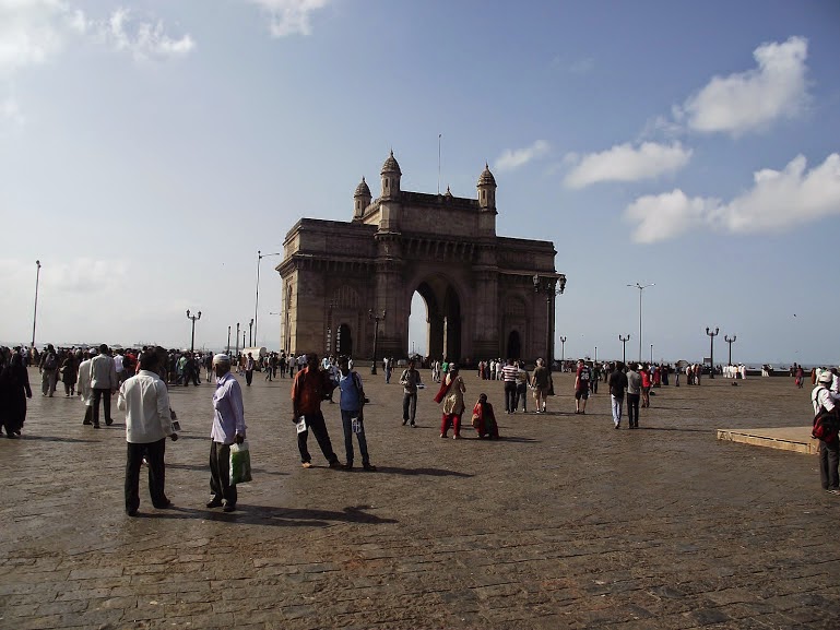 Tryst With Miles: A Morning At Gateway Of India.