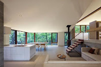 Nagano House Divided Design with 4 Areas and Rooflines Around as a Central Pillar Nagano House Divided Design with 4 Areas and Rooflines Around as a Central Pillar