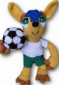 http://www.ravelry.com/patterns/library/fuleco---wk-mascotte