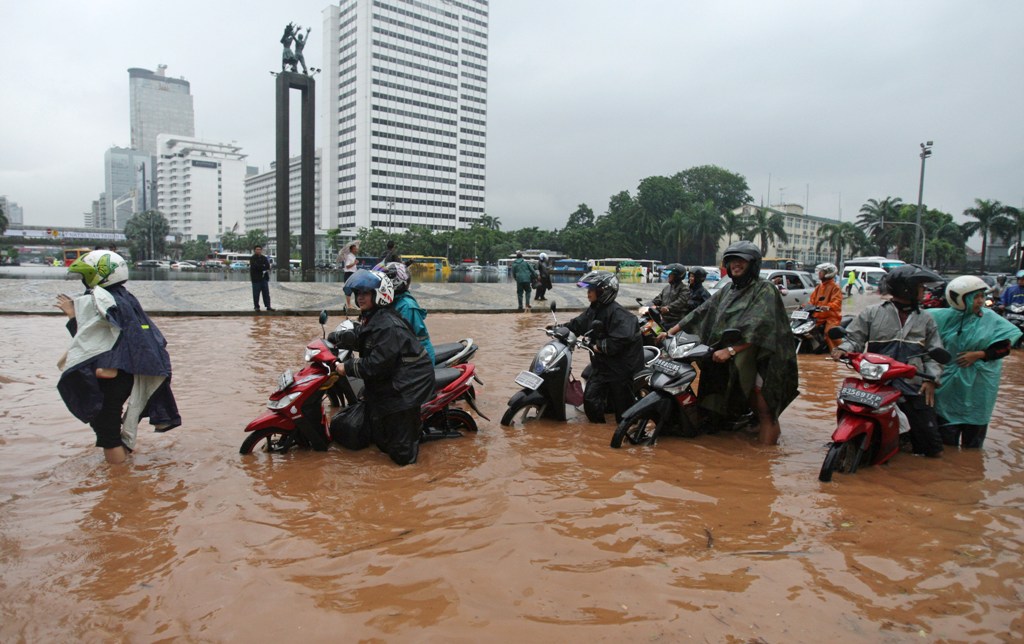 Foto terkini banjir Jakarta - Gambar Profile