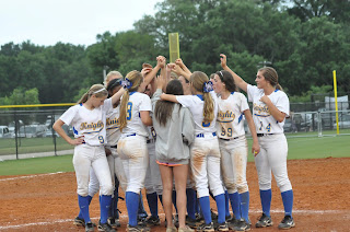 Montgomery Catholic Softball Advances to State 1