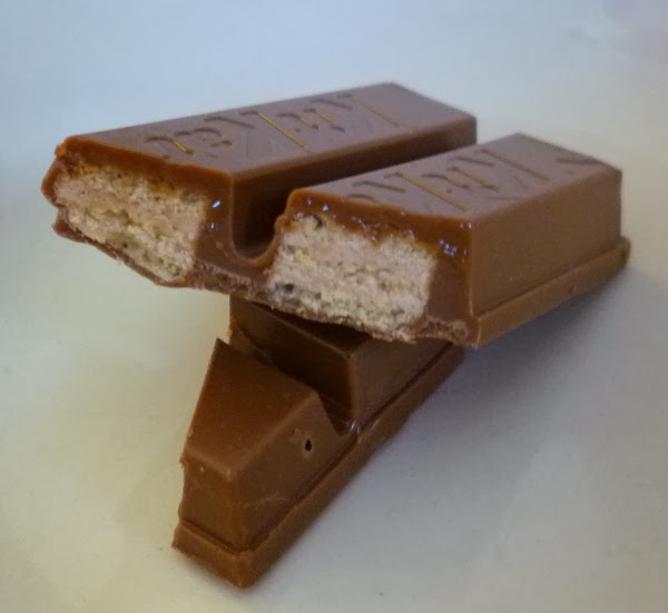 I Try Japan Wafer Thin Wafer Chocolate and Cookies in Japan