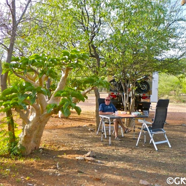 Camp auf der Otjitotongwe Cheetah Park Lodge südlich von Kamanjab.
