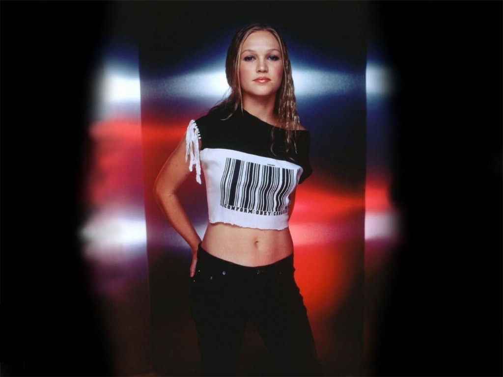http://2.bp.blogspot.com/-tdt6k9-nhek/TuboJ4CHq7I/AAAAAAAAJTo/wofSEv-HH1A/s1600/Julia+Stiles+%25282%2529.jpg