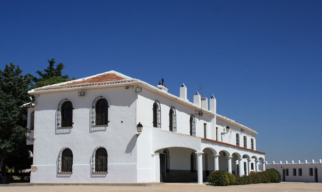 Descubre la belleza en Campo de Criptana Ermita Virgen de Criptana