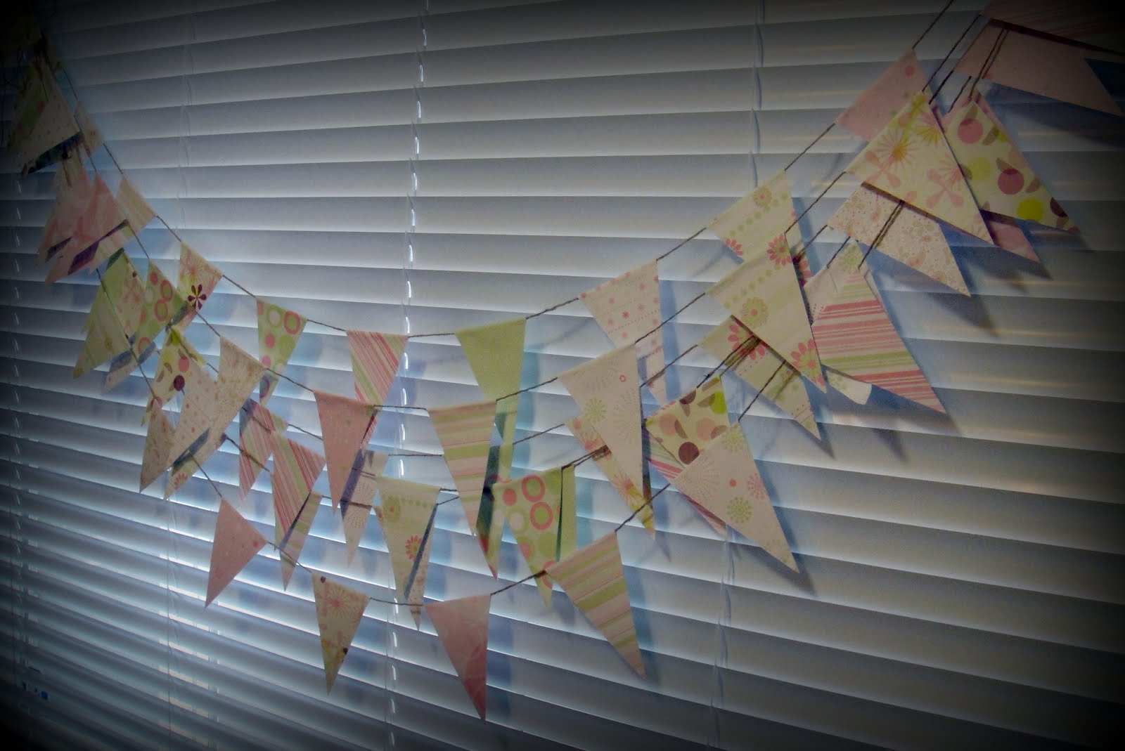  carlasdeleon paper bunting tutorial