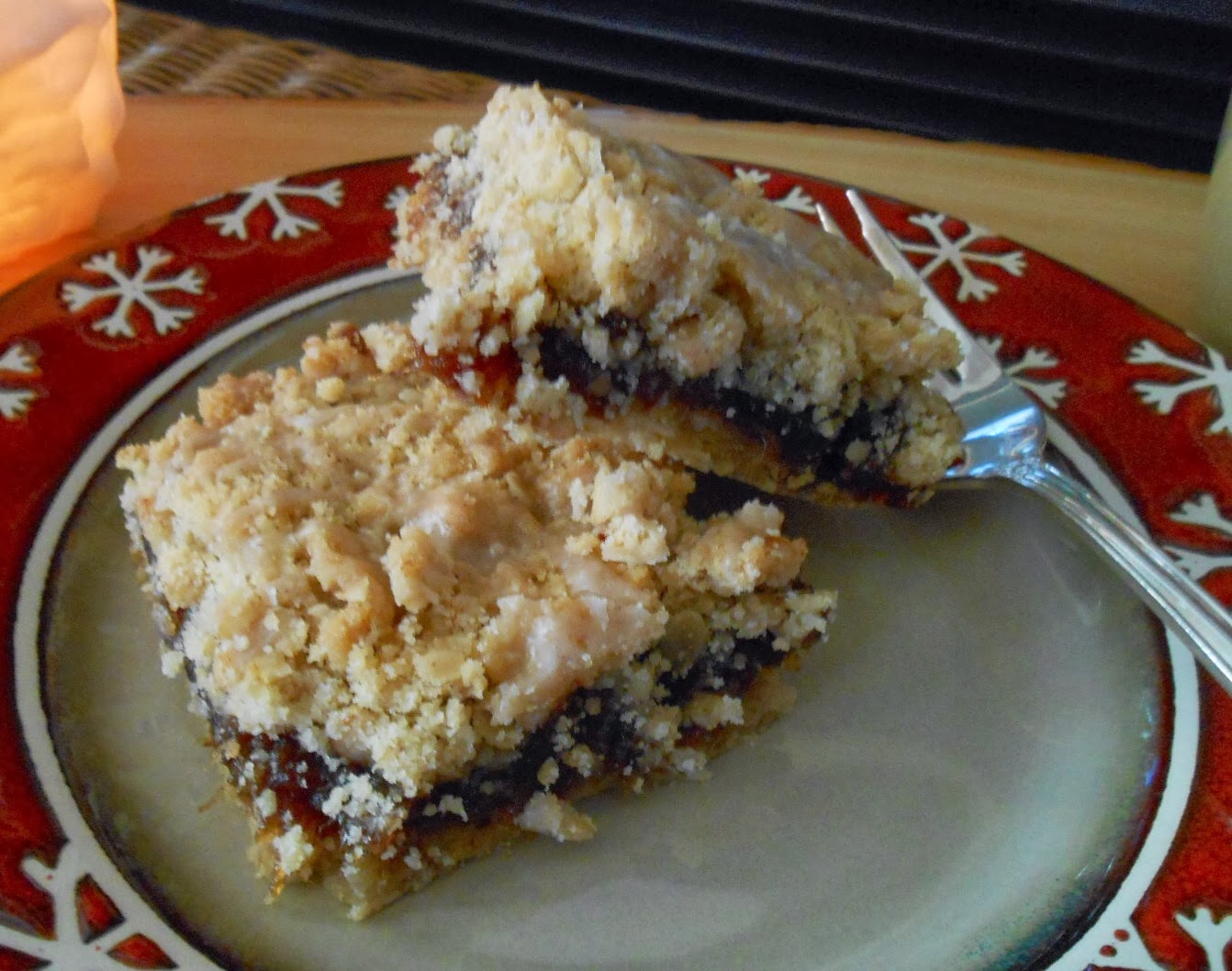 Kitty's Kozy Kitchen Date Bars