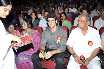 Hrithik Roshan at the launch of 'I Pledge 4 peace' project 