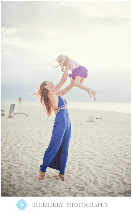 award winning maui hawaii wedding family portrait photographer