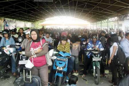 Pemudik Membludak di Roro Bengkalis Pemudik Membludak di Roro Bengkalis