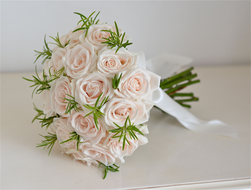 Google Image Result For 1 Bp Blogspot Com White Roses Wedding