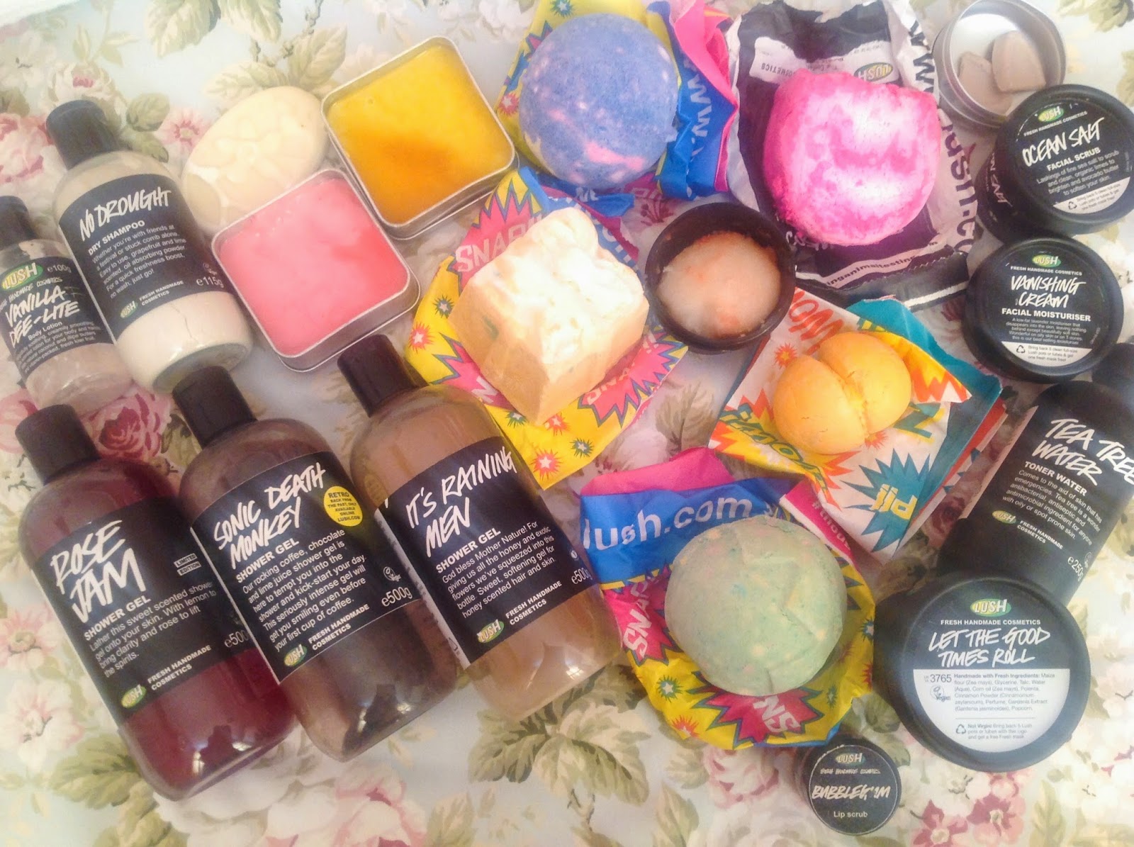 daniela scribbles • The LUSH life part 1 // the collection