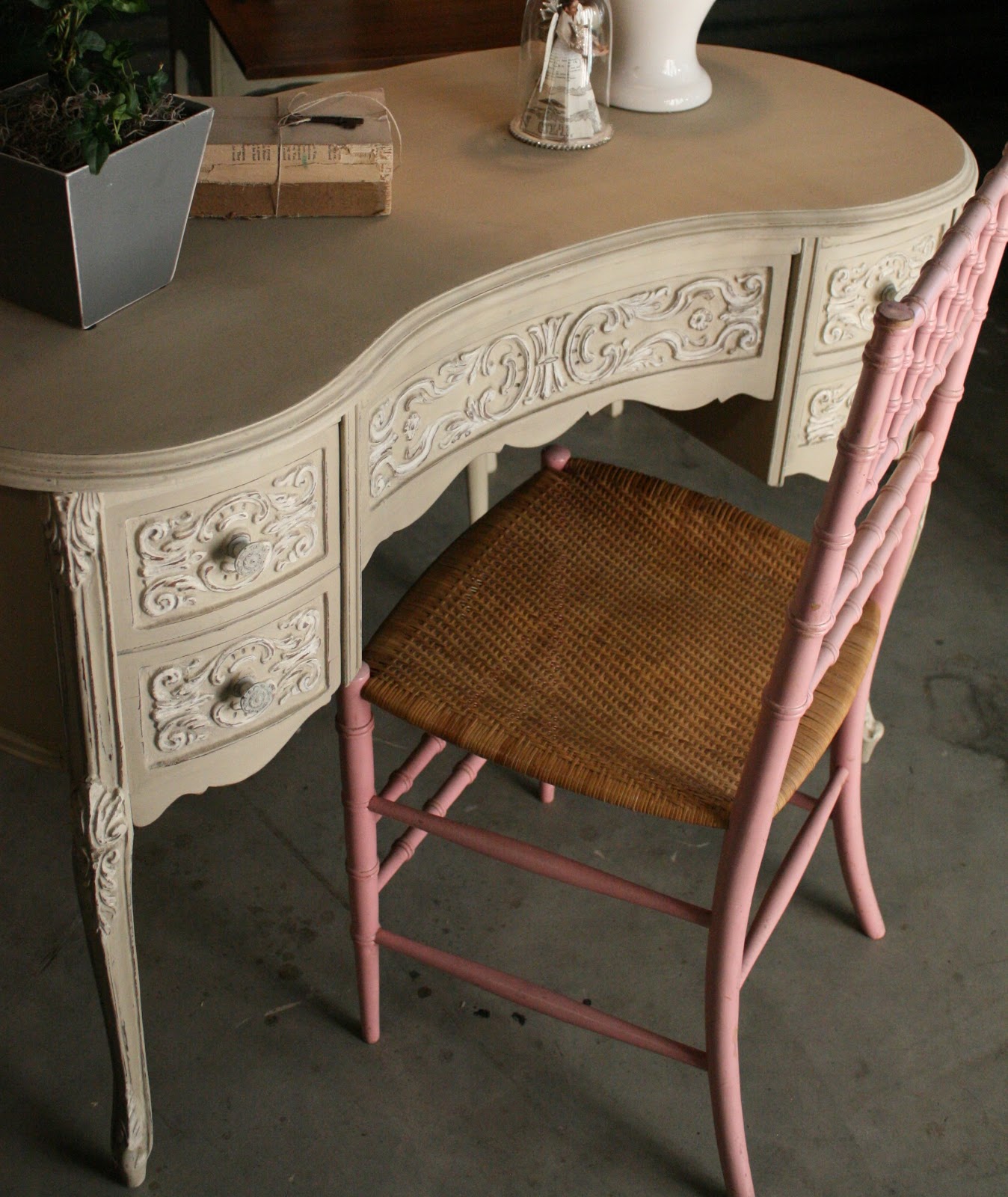 Reloved Rubbish Kidney Shaped Vanity In Country Grey