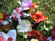 Riciclare i fiori finti: la ghirlanda fuori porta di primavera (fiori prato lato)