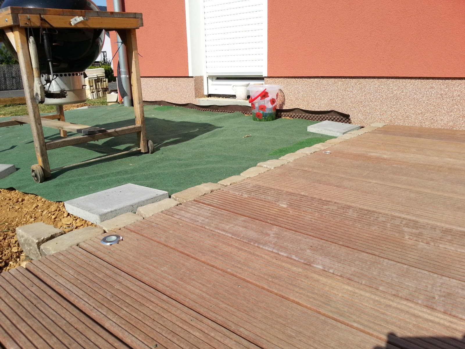 Heikes & Dennis' Bautagebuch: Terrasse - Part 2: Stein "Frühstücksterrasse"