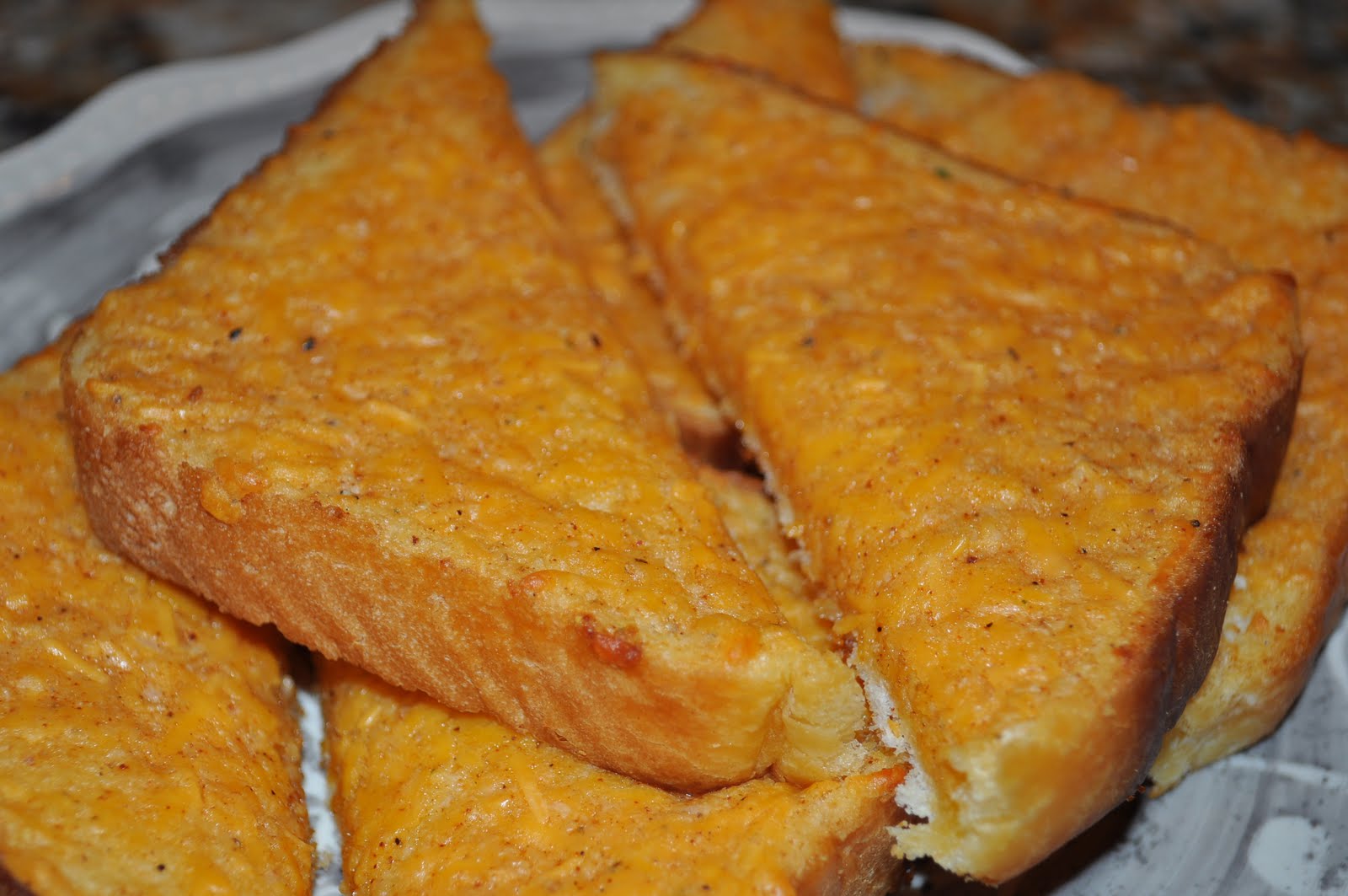 Dash of Diva Garlic Cheese Bread "Claim Jumper"