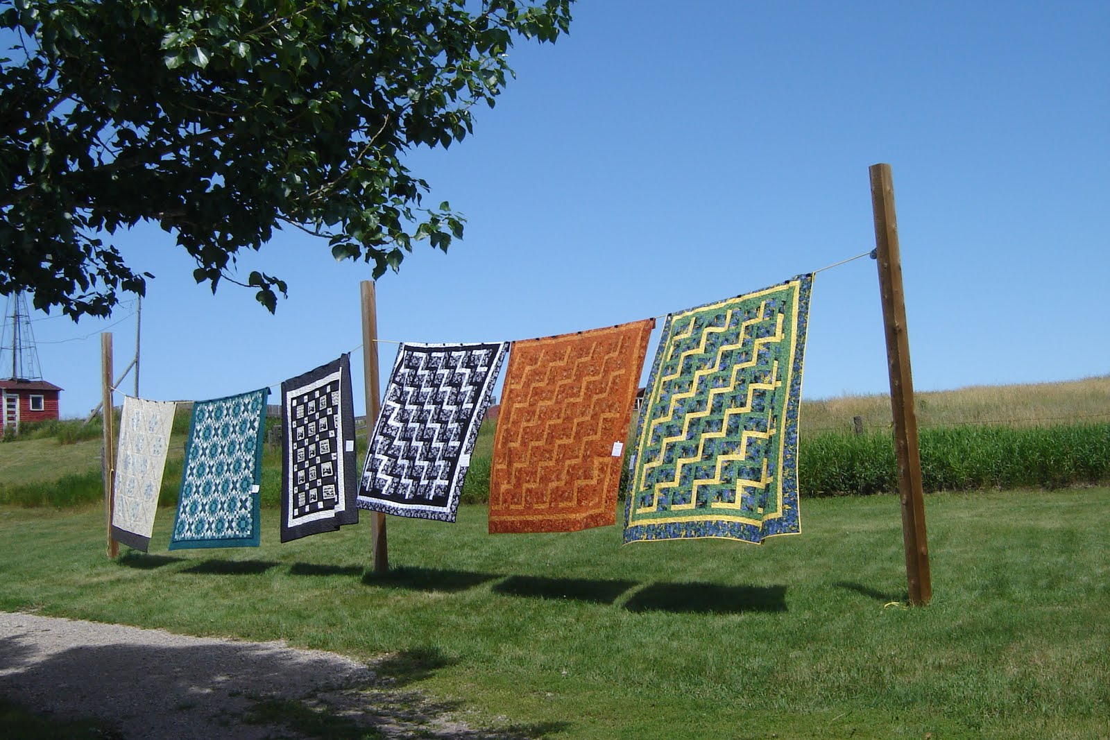 Outdoor Quilt Show at Country Creations