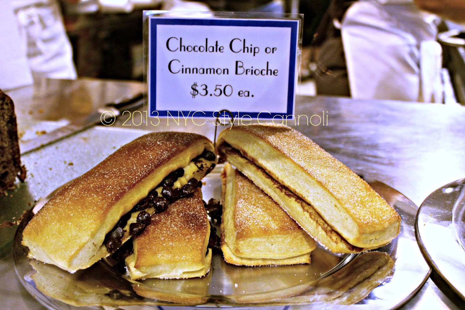 Levain Bakery on the Upper West Side NYC, Style & a little Cannoli