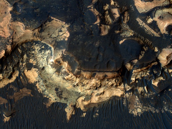 MARTE: DETECTAN MOVIMIENTOS SÍSMICOS Cuevas+Marte