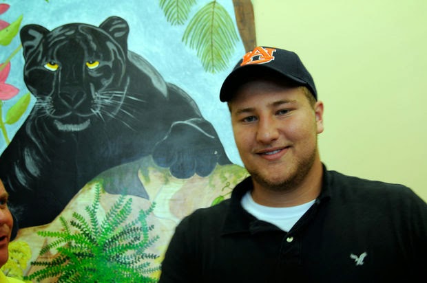 Auburn lands four-star offensive guard prospect Tyler Carr for its 2015 recruiting class. Auburn lands four-star offensive guard prospect Tyler Carr for its 2015 recruiting class.