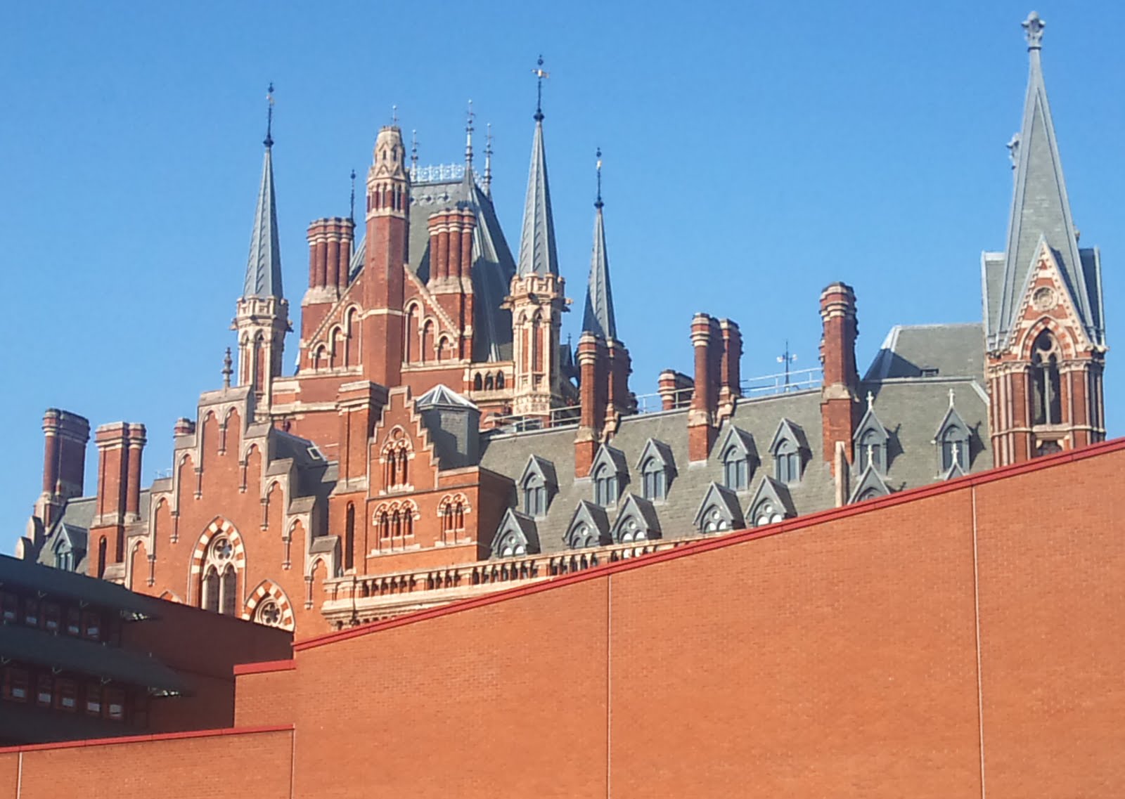 StPancrasBuilding.jpg