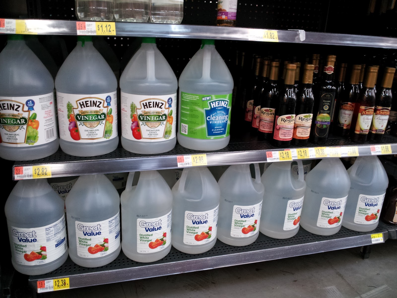 Green Cleaning with HEINZ Cleaning Vinegar HeinzVinegar CBias