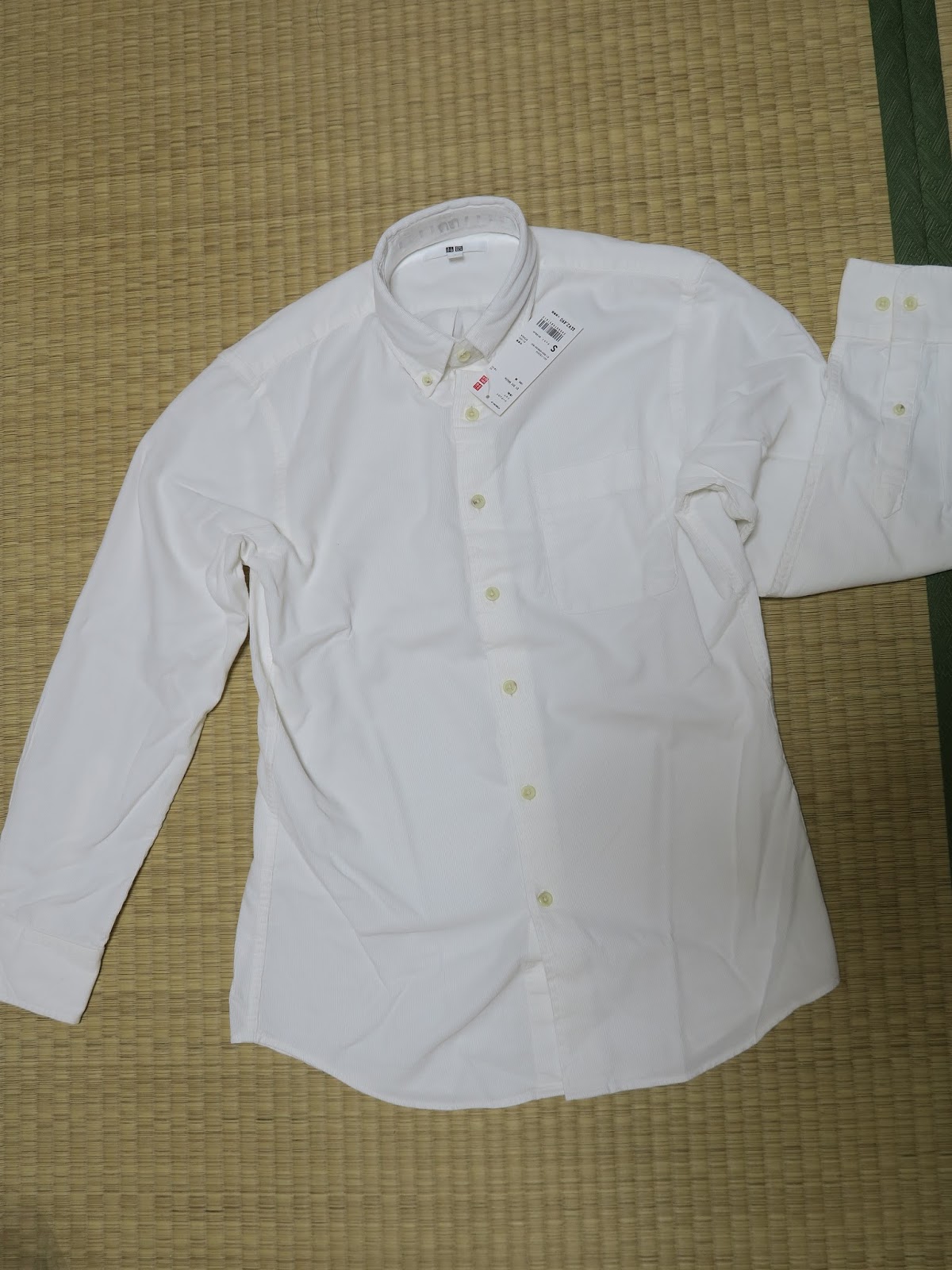 きまぐれうめこ Uniqlo期間限定価格品購入 メンズ コーデュロイシャツのオフホワイト