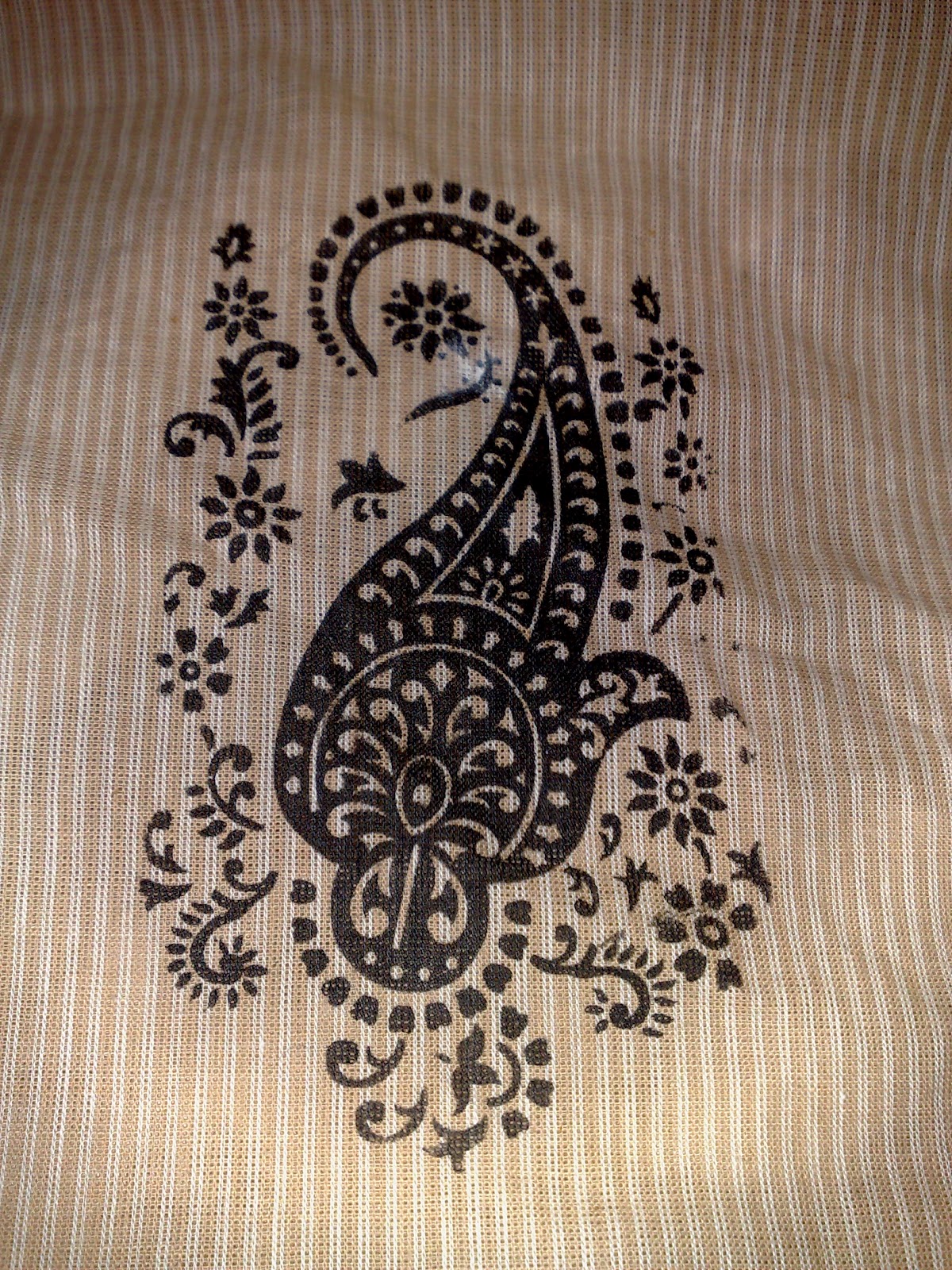 Saranembroidery printing along with the embroidery Saranembroidery printing along with the embroidery