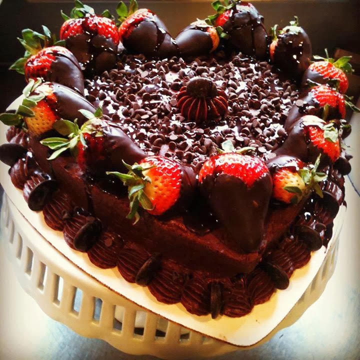 chocolate heart strawberry cake