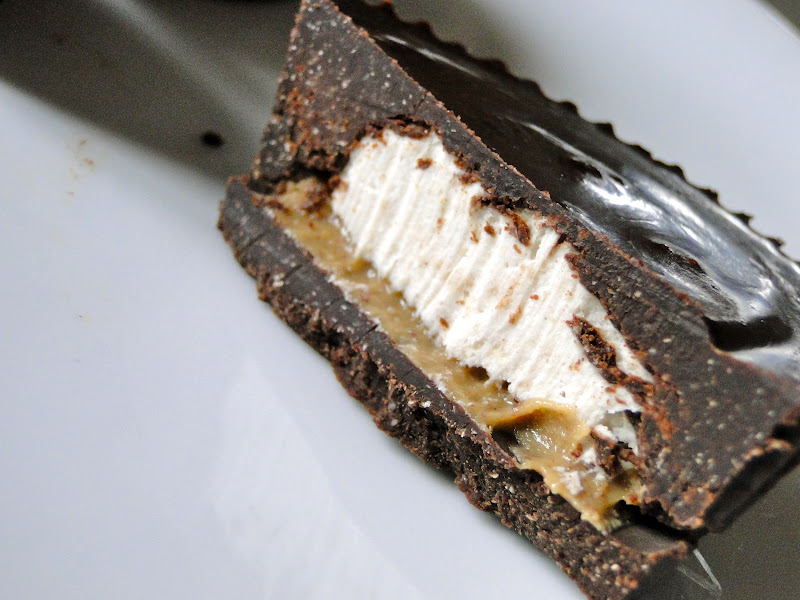 SketchFree Eating Peanut Butter Mallow Blaster Cups + Hummus