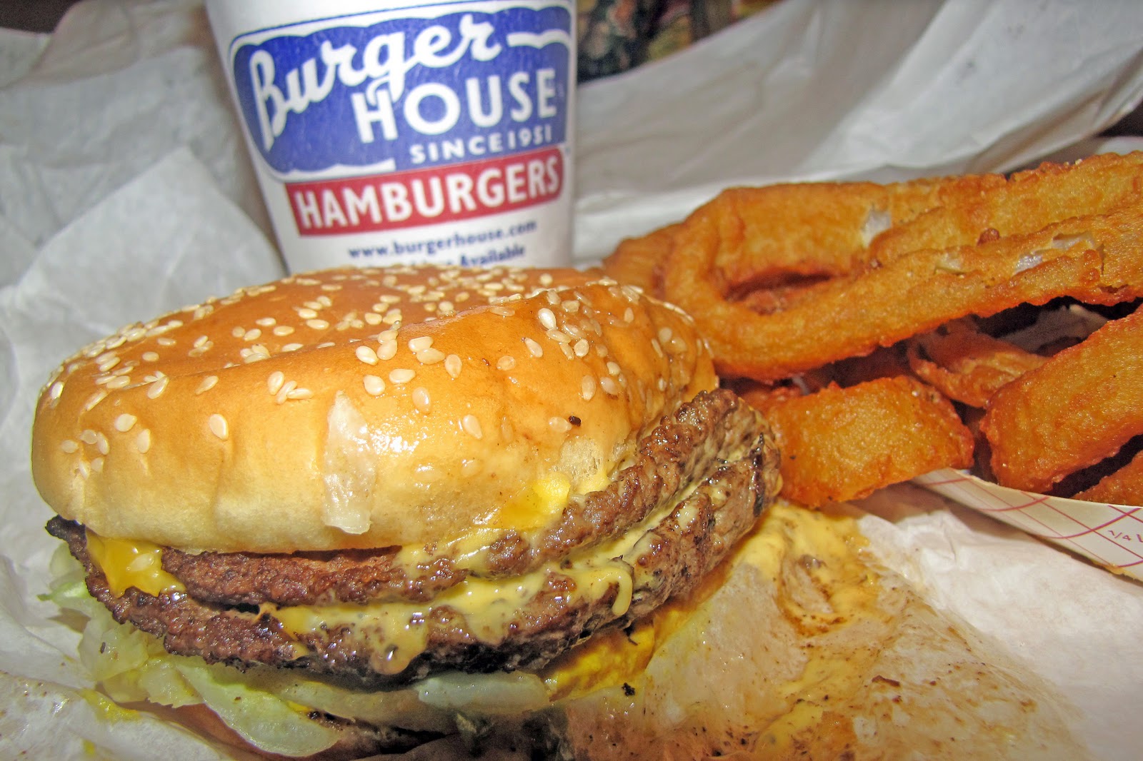 livin tejas: Burger House Hamburgers: A Dallas Staple SInce 1951