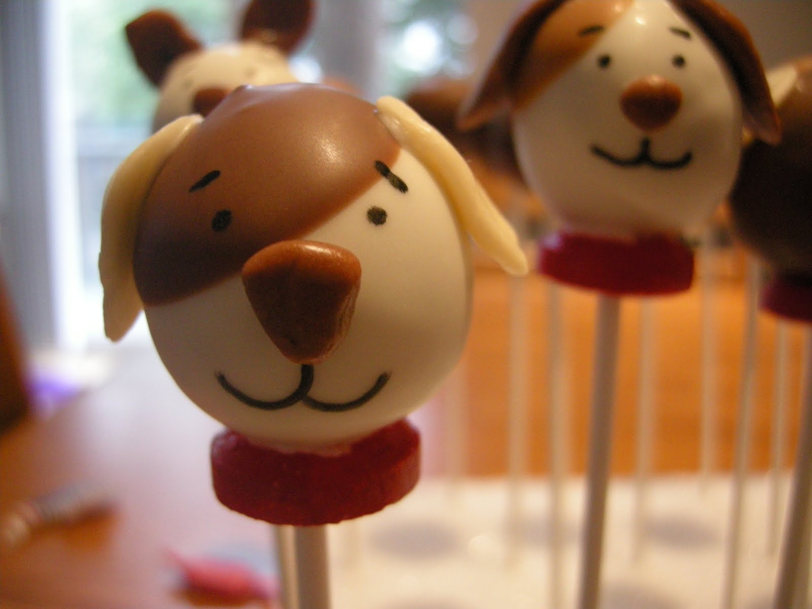 Cake Pop Insanity! Puppy Dog Cake Pops