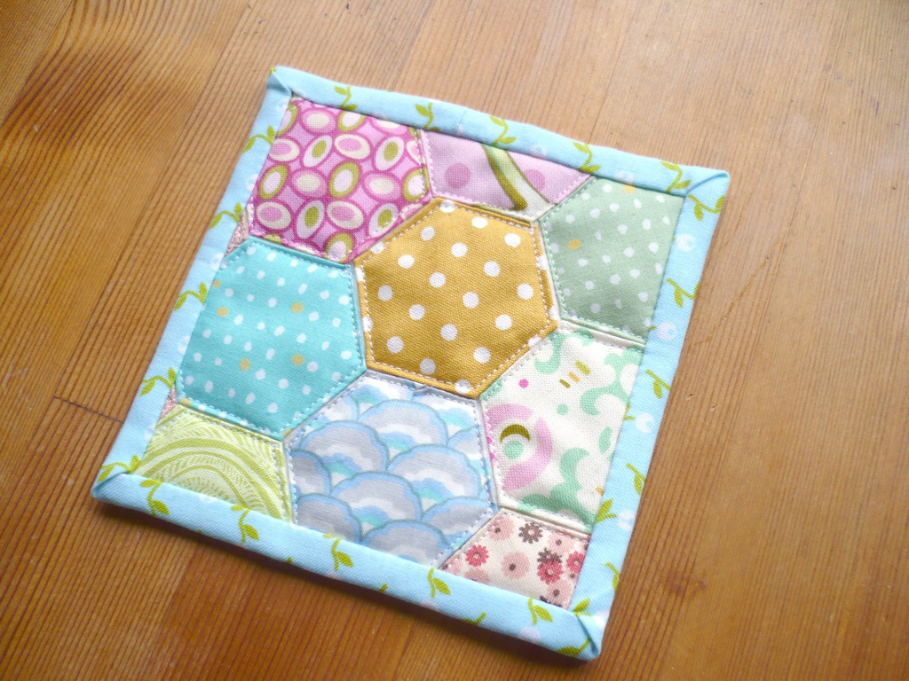 Miss Print Tutorial QuiltAsYouGo Hexie Coasters!