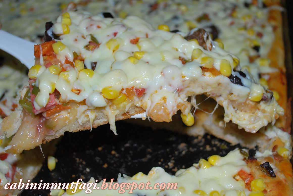 Cabi�nin Mutfağı Ev Yapımı Kare Pizza Resimli Yemek Tarifleri