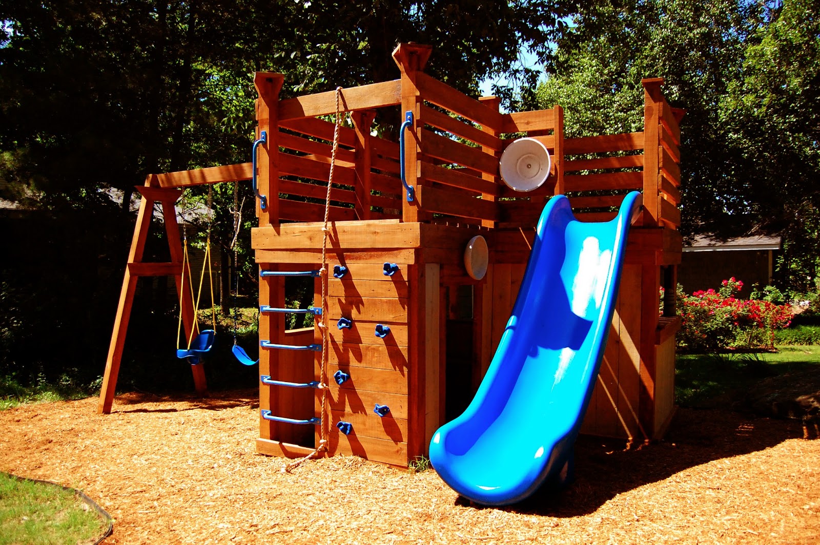 Natural State Treehouses Inc. Shores Family Playhouse