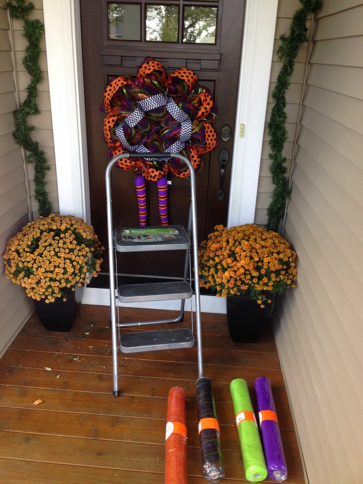 i ran to michaels and grabbed some garland with a coupon and put that up need something to tie the deco mesh onto - Deco Mesh Halloween Garland i ran to michaels and grabbed some garland with a coupon and put that up need something to tie the deco mesh onto - Deco Mesh Halloween Garland
