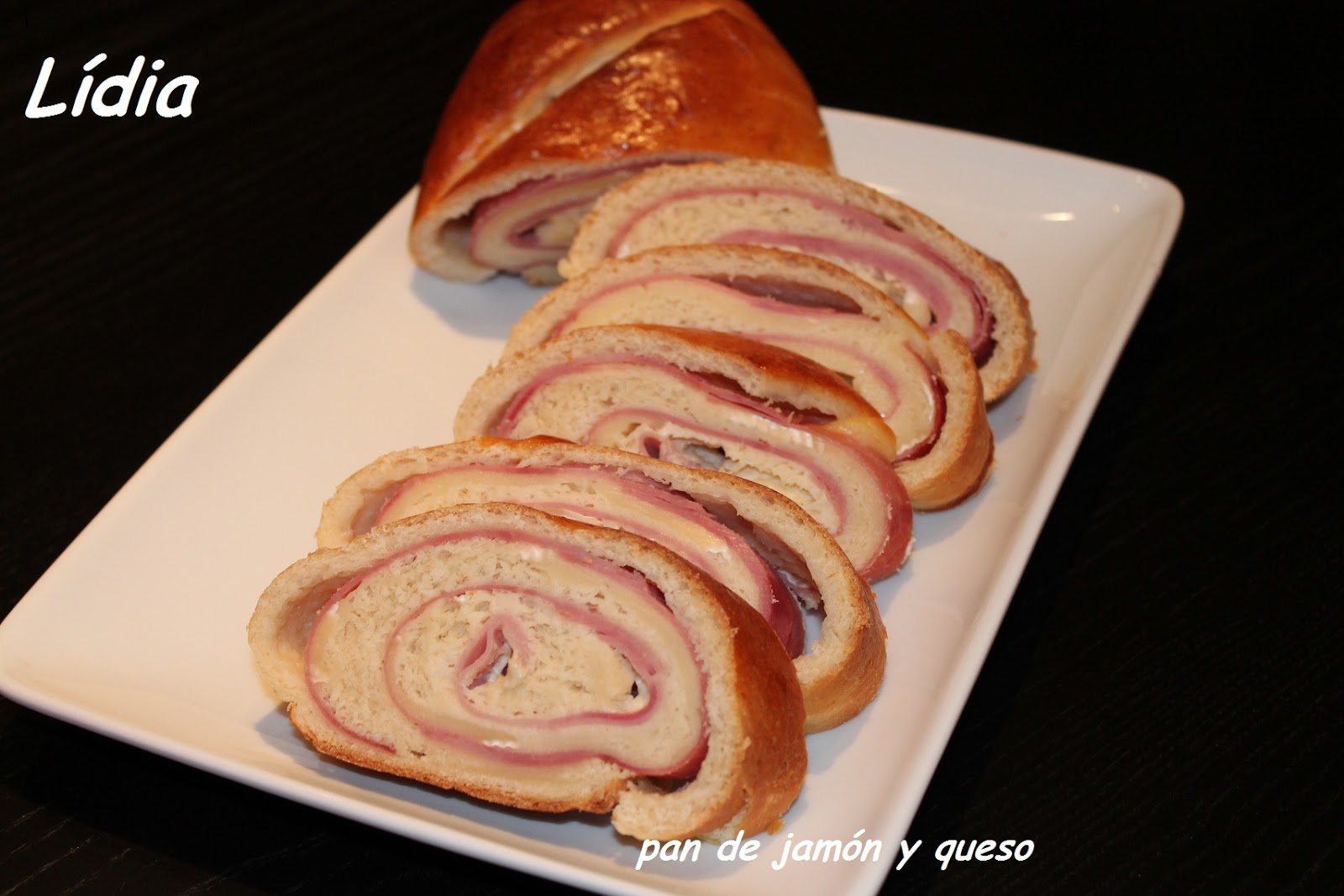 PAN DE JAMÓN Y QUESO