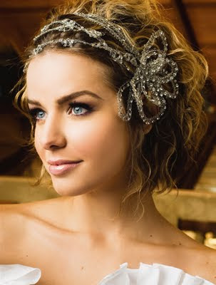 Hochzeit Frisuren mit Blumen