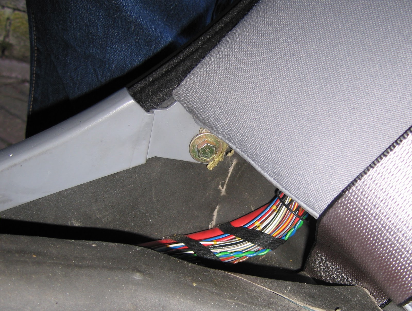 Beemer Lab [E39] Audio Wiring Amp/Subs into Standard HeadUnit