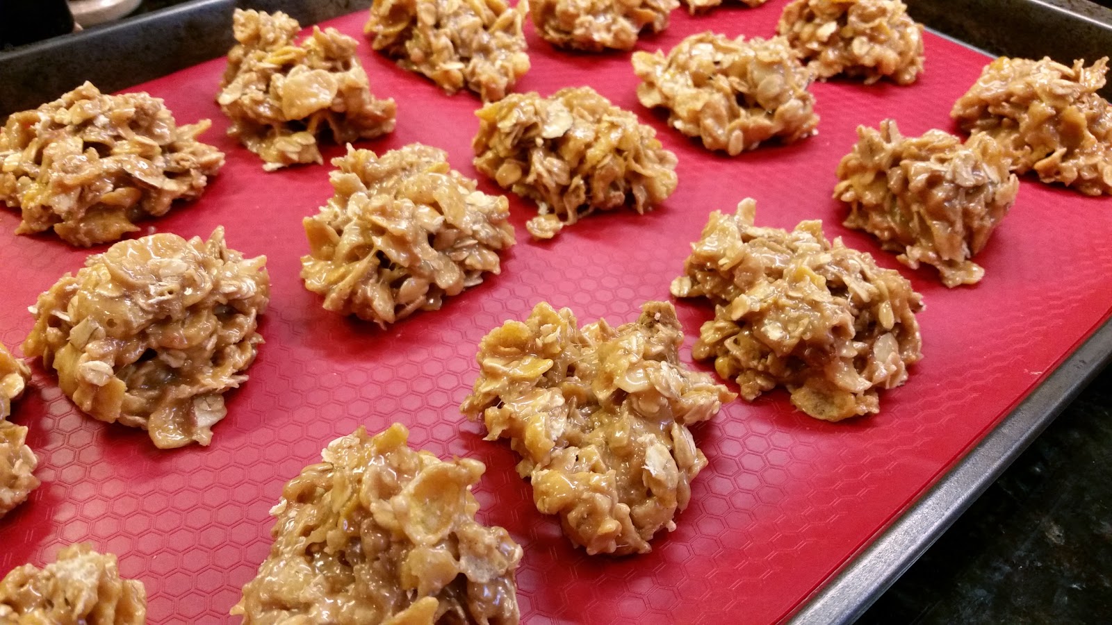 bcmom's kitchen No Bake Cereal Cookies