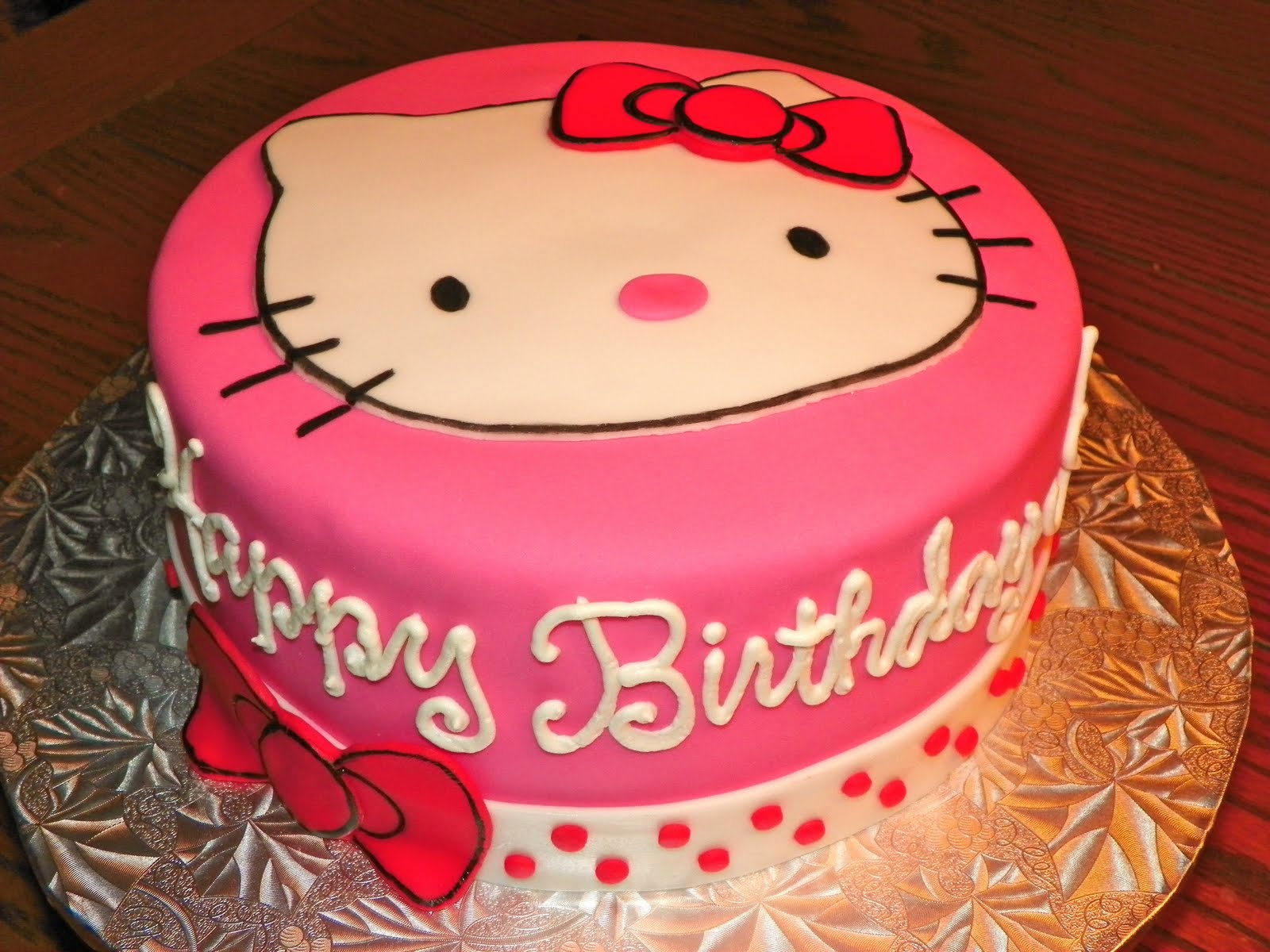 Plumeria Cake Studio: Hello Kitty Face Cake