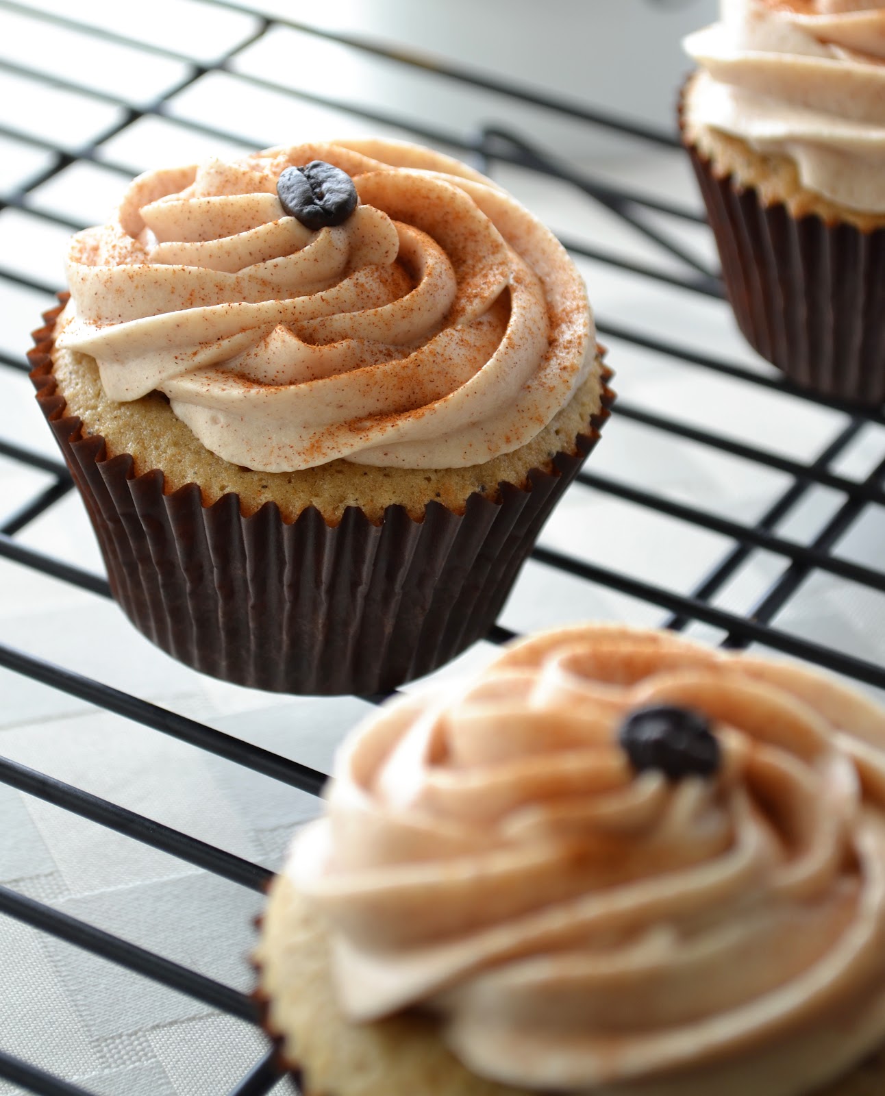 Cinnamon Latte Cupcakes Building Buttercream