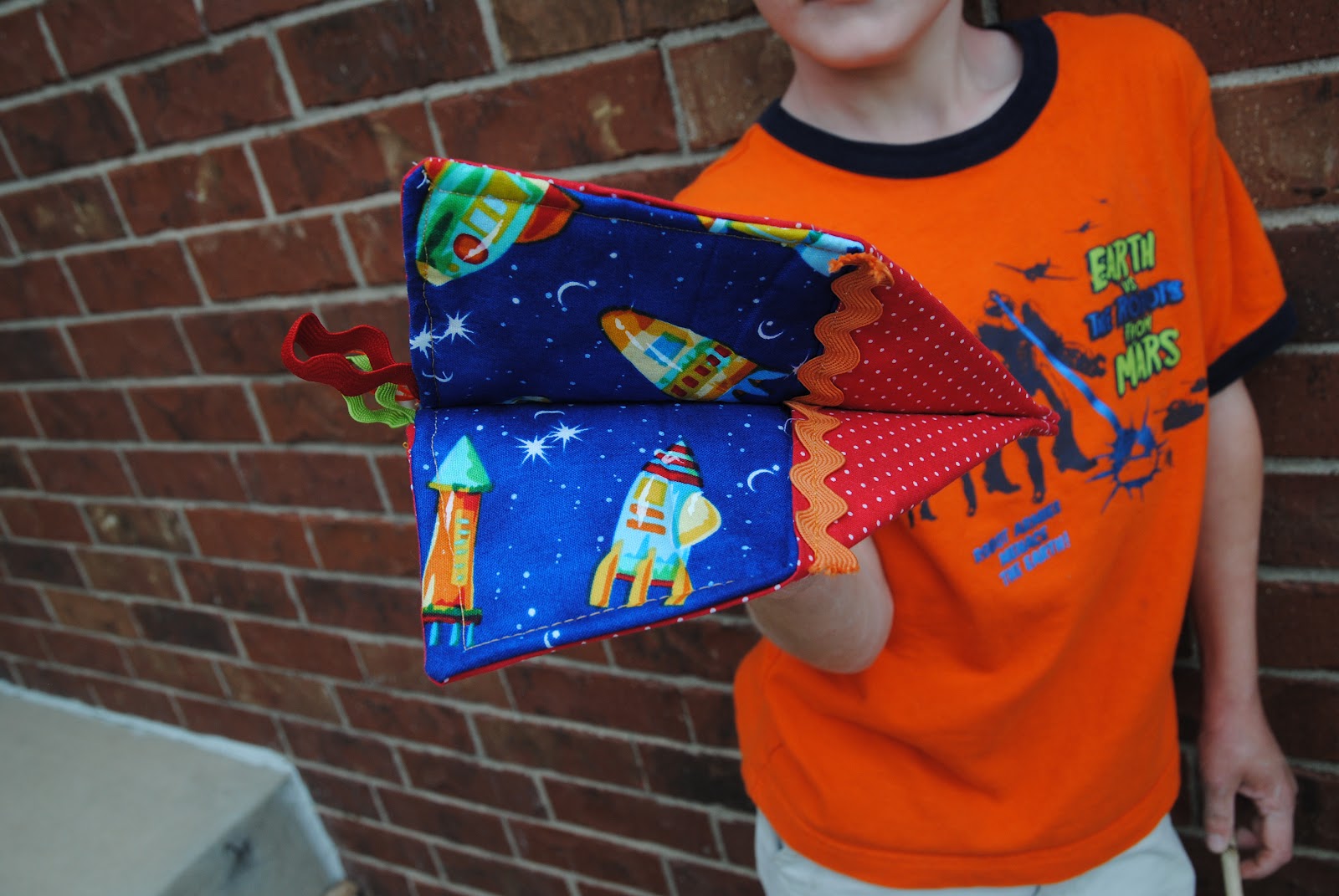 Diamonds, fur and laundry Fabric airplane tutorial