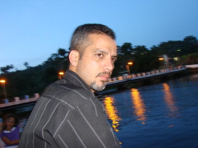 http://2.bp.blogspot.com/-u8Bh6p9-MME/TbYHNFvdkeI/AAAAAAAACLE/wSQ0-nQvyRk/s1600/LUCIANO%2BBORGES.jpg