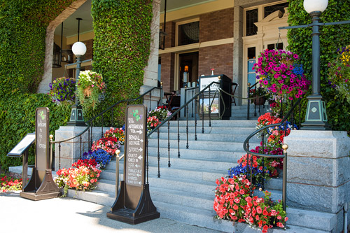 [Image: thanh-pho-day-hoa-cua-dat-nuoc-tuyet-dep...ada-12.jpg]