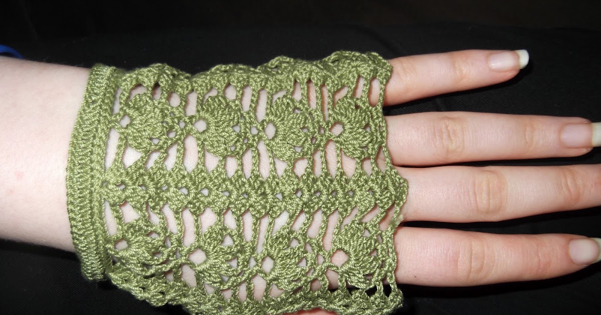 Bats in My Belfry Fingerless Lace Glove